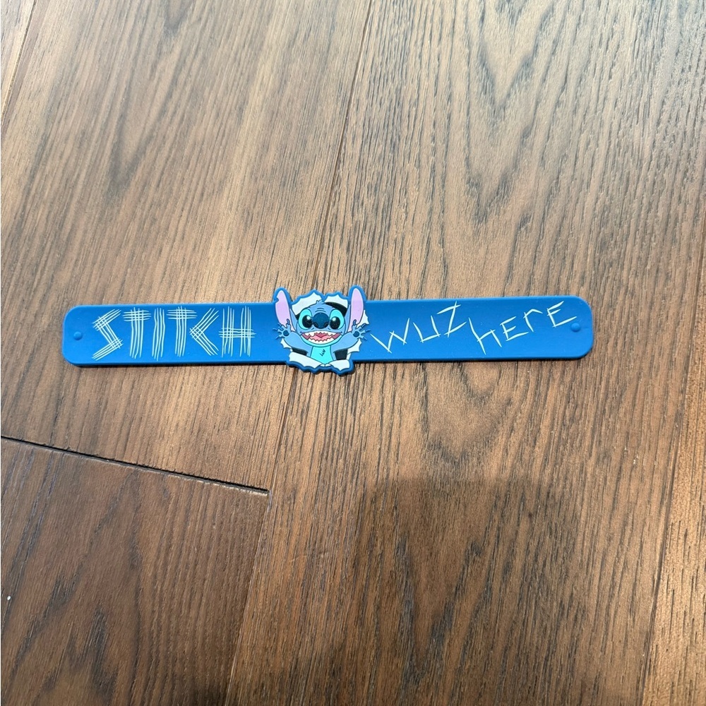 Disney Parks Lilo & Stitch Stitch Wuz Here Silicone Kids Slap Bracelet